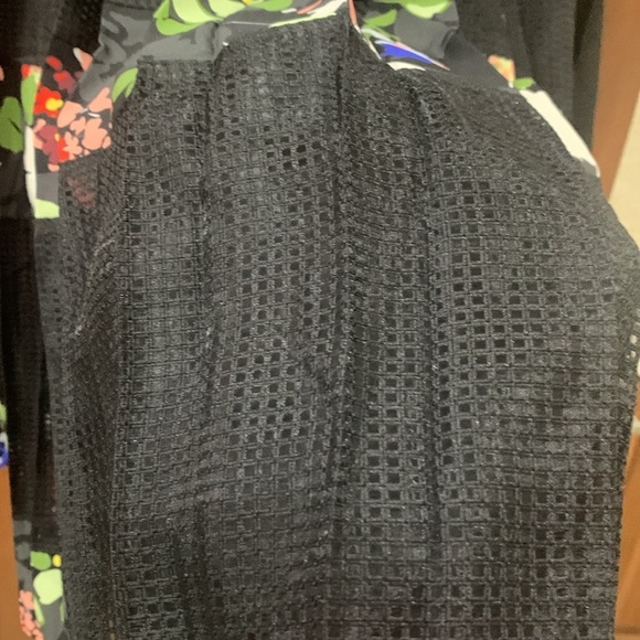 Banana Republic black mesh and floral skirt size 10 - Picture 2 of 6